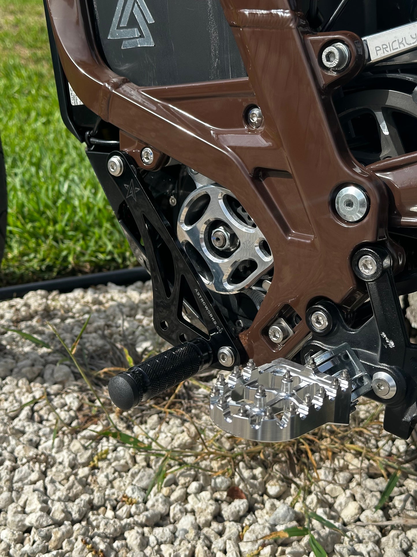 AstroWorks.co Surron Eride Pro Ultra Bee Shift Lock